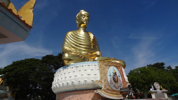 The huge Buddha sat below the Wat Tang Sai Temple