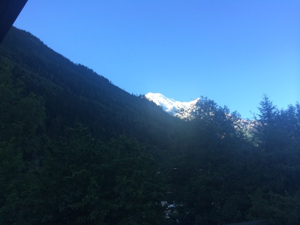 ....and the view to the Eastern side, the far end of Mont Blanc peering into view.