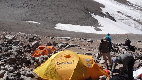 Putting up the tents at Camp 1.